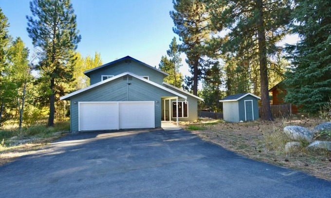 McCall House | Bearadise by Casago McCall: 10/10 Rated, Pet Friendly Retreat