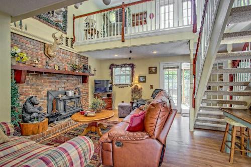 Walnut Mountain House | Discover Bearadise: Pet-Friendly Family Retreat Awaits