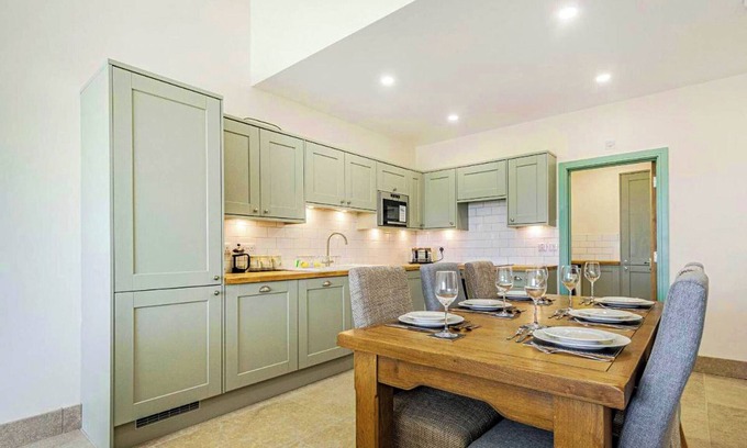 Little Rissington Cottage | Bears Court Unit 1 - UK48007