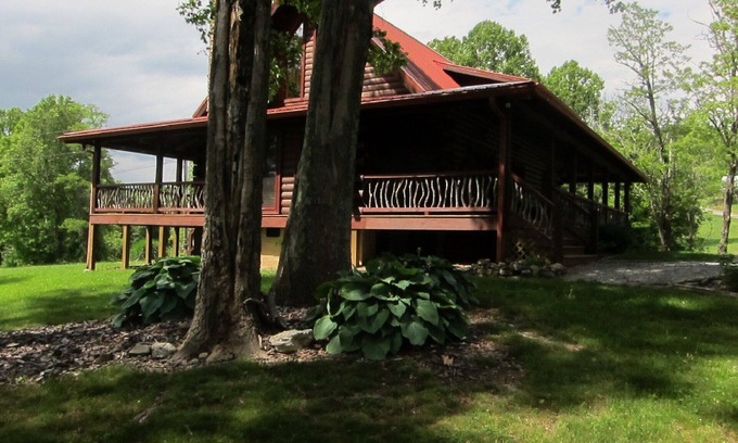 Skyland Cabin | Discover Bearwallow Den: Mountain Cabin Near Asheville