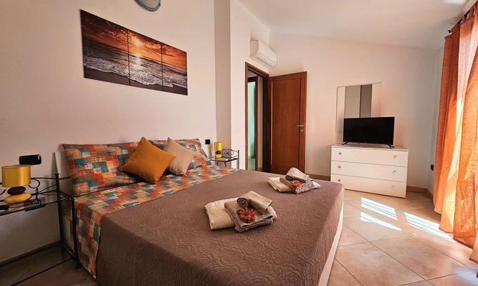 Cabras Apartment | Beatrice House: Steps from the Museum & Near the Sea