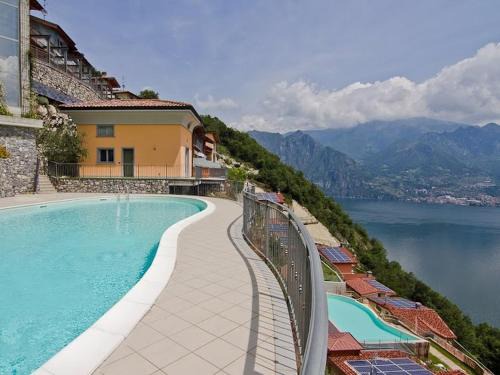 Parzanica Apartment | Beatrice - Vibrant Flat with Lake View & Pool Access