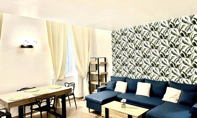 Noailles Apartment | Modern BEAU 48 M2 in Vieux Port with Kitchen Amenities