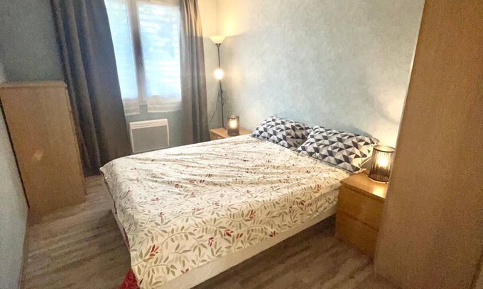 Ris Orangis Apartment | Family-Friendly Stay Near Orly and Paris with Breakfast