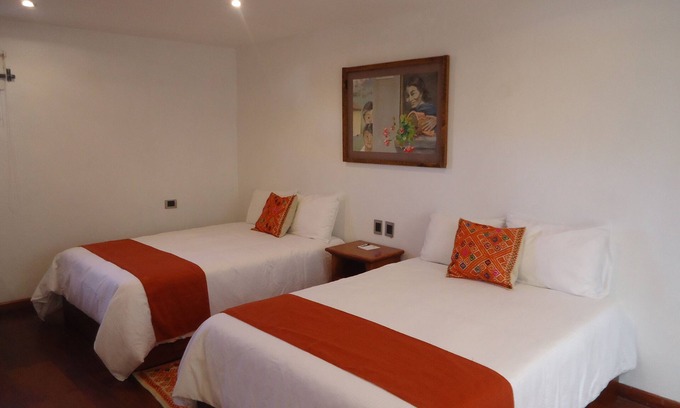 Zona Centro House | Inviting House with Spa, Restaurant, and Breakfast Options
