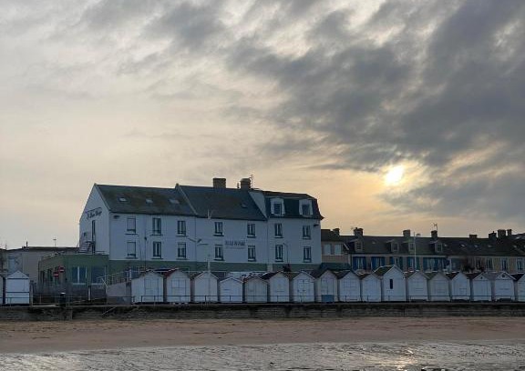 Luc-sur-Mer Hotel | Experience Beau Rivage Hôtel-Restaurant with Ocean Views