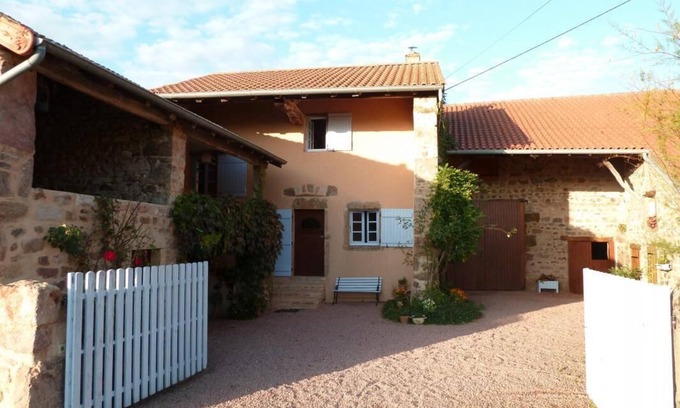 Dompierre-les-Ormes House | Pet-Friendly Retreat at Beau Séjour, Dompierre-les-ormes