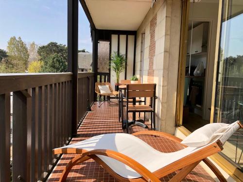 Deauville City Centre Apartment | Charming Studio with Garden View - Steps from the Sea