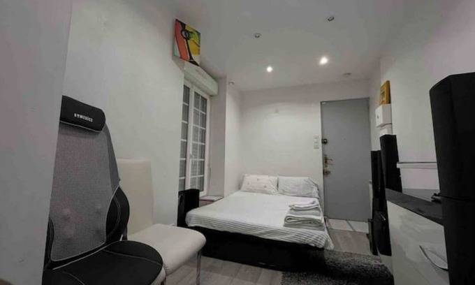 Saint-Mande Apartment | Cozy Beau Studio with Kitchen Near Family-Friendly Attractions