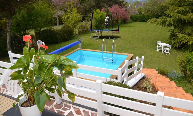 Saint-Thibault-des-Vignes Villa | Elegant Villa with Pool, 4km from Olympic Games & Disney