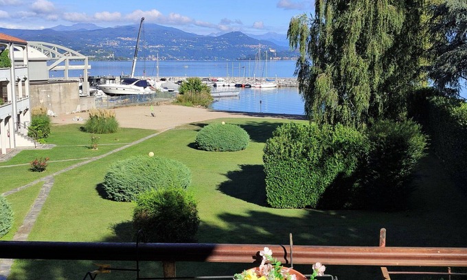 Barza Apartment | Cozy Apartment with Lake View, Pets Welcome & Free WiFi