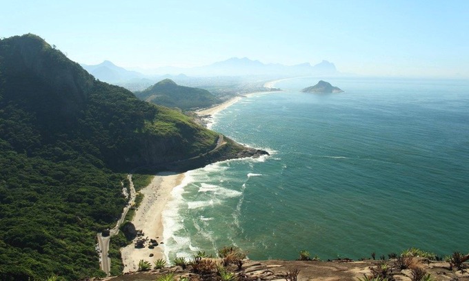 Recreio dos Bandeirantes Apartment | Prime Location in Rio: Beach Access & Private Pool Awaits