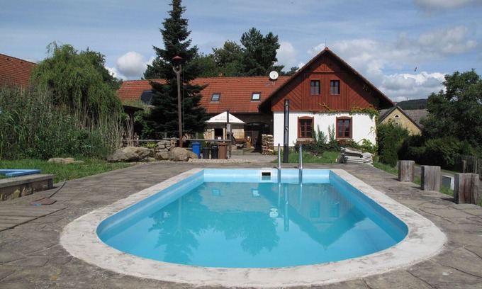 Uhlejov Villa | Spacious Villa for 22: Private Pool, WiFi & Pet-Friendly