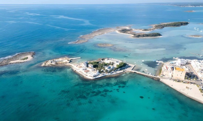 Torre Specchia Ruggeri Apartment | Beautiful apartment for 4 guests with WIFI, TV and pets allowed, close to Otranto