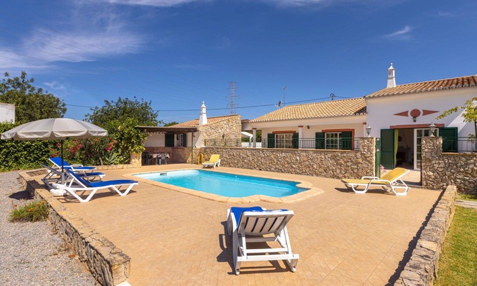 Murta House | Charming Oceanfront Villa with Private Pool and Free WIFI