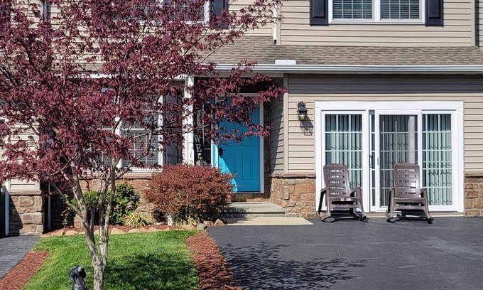Leacock-Leola-Bareville House | Relaxing Townhouse Near Lancaster & Dutch Wonderland