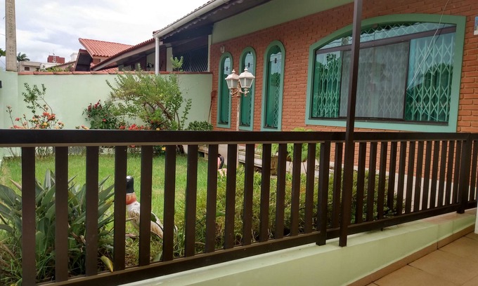 Parque Oasis House | Cozy Beach House with Ocean View Just 3 Minutes Away