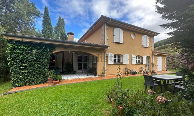 Nates House | Idyllic House in Cantabria with Family-Friendly Amenities