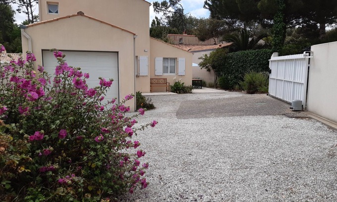 Saint-Georges-d'Oleron House | Ideal Holiday Villa with Pool, 700m to the Beach