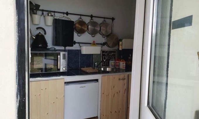 Athy Apartment | Pet-Friendly 1-Bed Apartment with Hot Tub in Kilkea