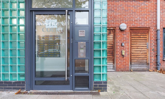 Southfield Apartment | Elegant 1-Bed Apartment with Balcony in Shepherd's Bush