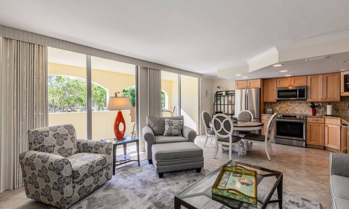 Marco Island Condo | Beachfront Retreat with Ocean View & Spa - Perfect for Families