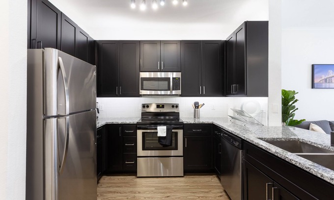 Austin Apartment | Cozy 1 Bedroom Near Austin Airport with Pool & Breakfast