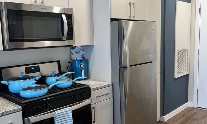 Yonkers Condo | Cozy 1 Bedroom Apartment with Pool in Heart of Yonkers