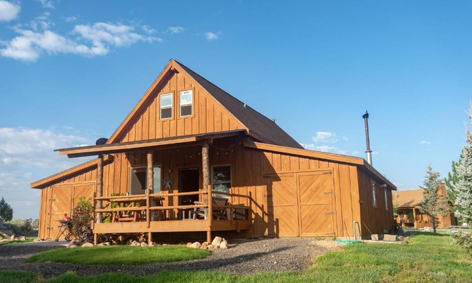 Panguitch House | Cozy 1 BR "Barn" Cabin - Ideal for Family Getaways