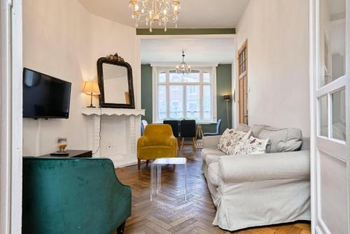 Lambersart Apartment | Inviting 1900 House with Garden & Family-Friendly Amenities