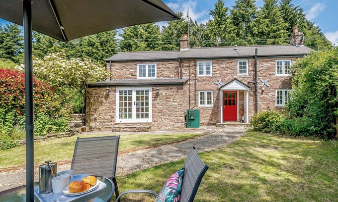 Blakeney Cottage | Charming 19th-Century Cottage in the Forest of Dean
