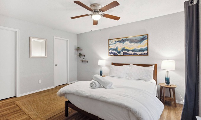 Coronado Hills Apartment | Beautiful 1BD/1BA in University Hills 8432