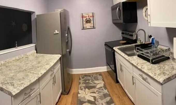 East Ocean View Apartment | Cozy 1-Bed Apartment Steps from the Beach with Kitchen