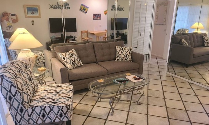 Lutz Condo | Inviting 1BR Condo in Paradise Lakes Resort with Pool Access