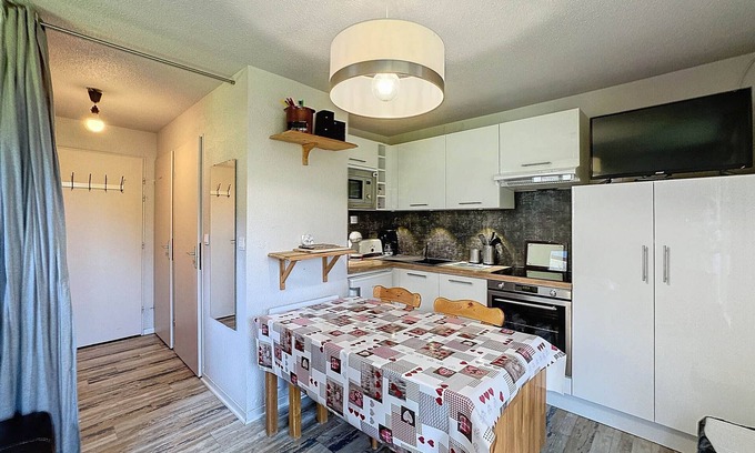 Les Bruyeres Apartment | Cozy Apartment Les Menuires: Ideal for Families & Relaxation