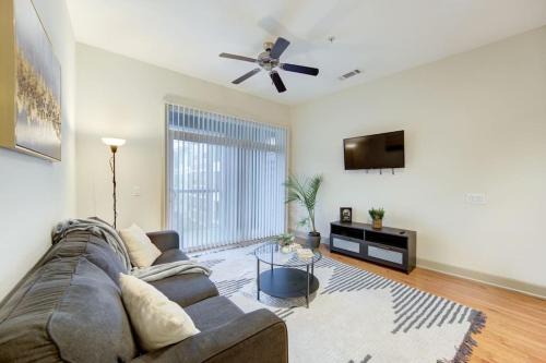 Texas Medical Center Apartment | Inviting 1Br Retreat: Pool, Wi-Fi & Pet Friendly Stay
