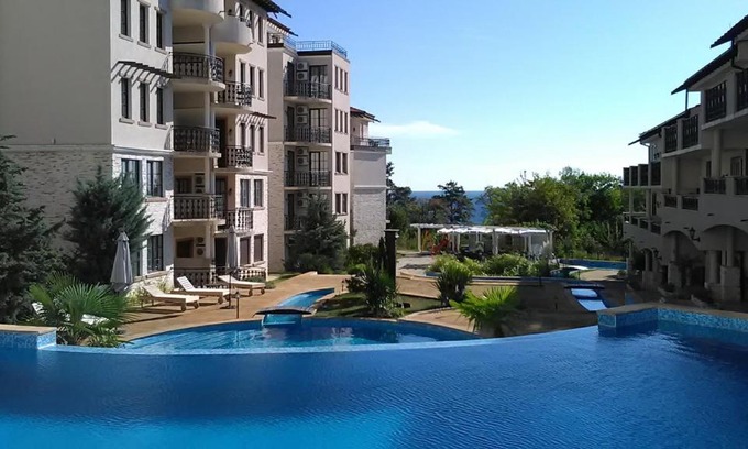 Obzor Apartment | Oceanfront 4-Star Seaview Apartment at The Cliff Resort
