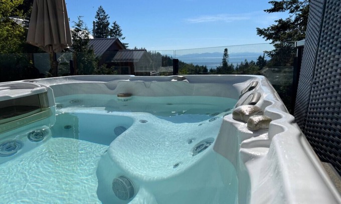 Bowen Island House | Ocean & Sunset Views: 2-Bedroom Home with Hot Tub