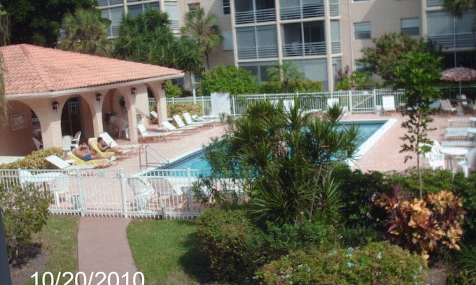 Bel Air Condo | Inviting 2-Bedroom Retreat in Lauderdale-by-the-Sea