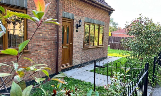 Lincoln House | Pet-Friendly 2-Bed House in Lincoln - Guest Rated 10/10