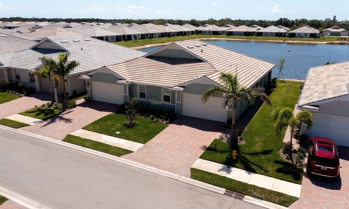 Naples Villa | Inviting 2 Bedroom Ranch Villa with Oceanfront Views