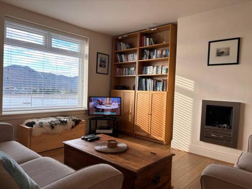Deganwy Apartment | Stunning 2 Bedroom Apartment with Estuary Views & Child Care