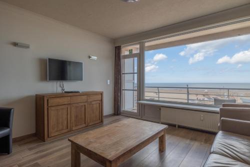 Mariakerke Apartment | Seaside Retreat: Oceanview Apartment in Ostend