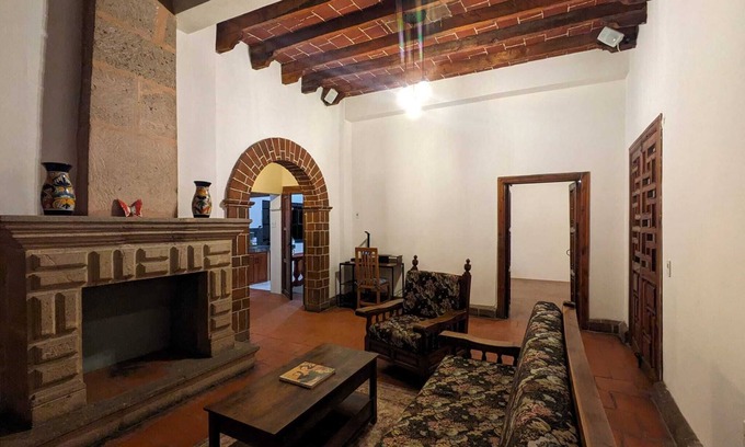 Taxco Apartment | Beautiful 2-bedroom colonial home in the heart of Taxco