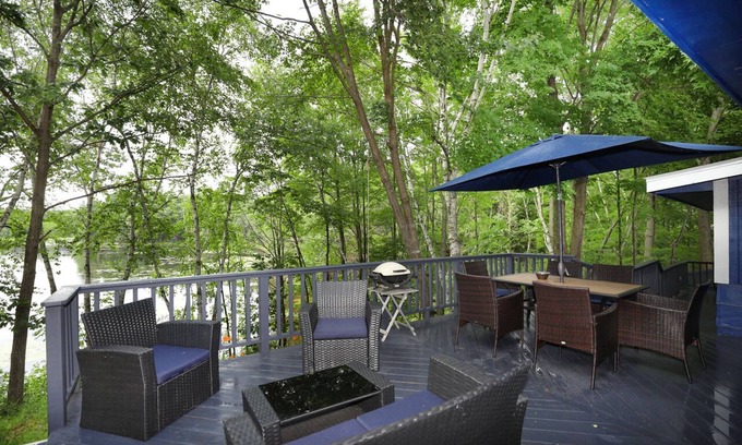 King Cottage | Top-Rated 2-Bedroom Cottage with Family-Friendly Amenities