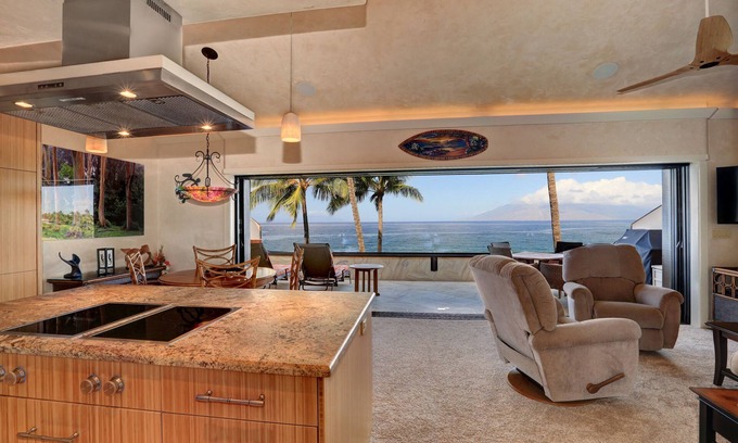 Wailea Condo | Oceanfront Condo Makena Surf F307: Guest Rated 10/10