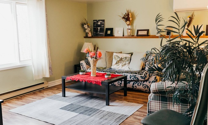 Kentville House | Charming Oceanfront 2 Bedroom Home in Kentville, Rated 9/10