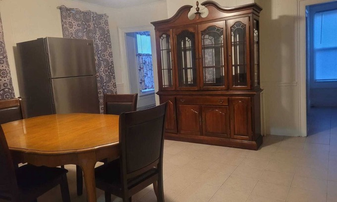 Bridgeport House | Beautiful 2 bedroom apartment in prime location of Bridgeport Connecticutn