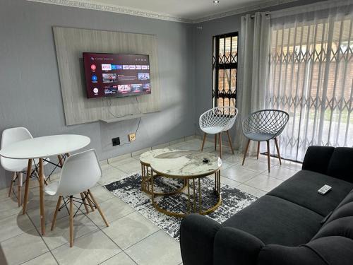 Richards Bay Apartment | Cozy Oceanfront 2 Bedroom Apartment in Richard's Bay