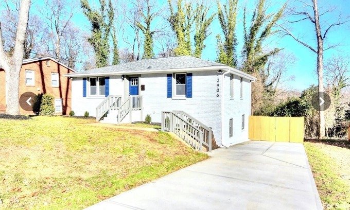 Enderly Park House | Guest Rated 10/10: Cozy 2 BR Uptown Charlotte Retreat